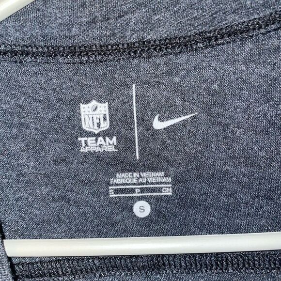 Atlanta Falcons short sleeve v neck - Picture 2 of 3